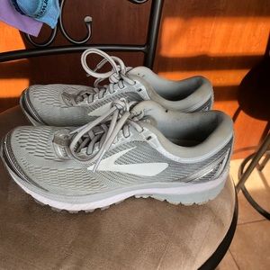 Brooks Ghost 10